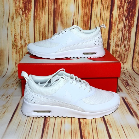 le scarpe nike air max thea bianco in scarpe femminili poshmark le scarpe nike air max thea bianco in scarpe femminili poshmark
